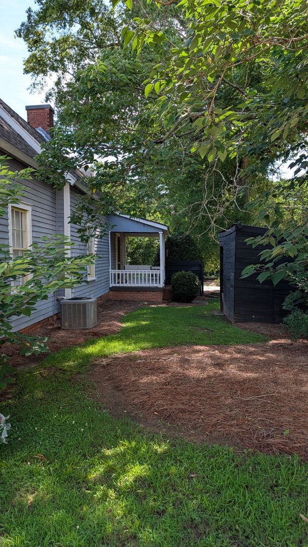 Building Photo - Charming Mill-Era Cottage Near Downtown Monroe