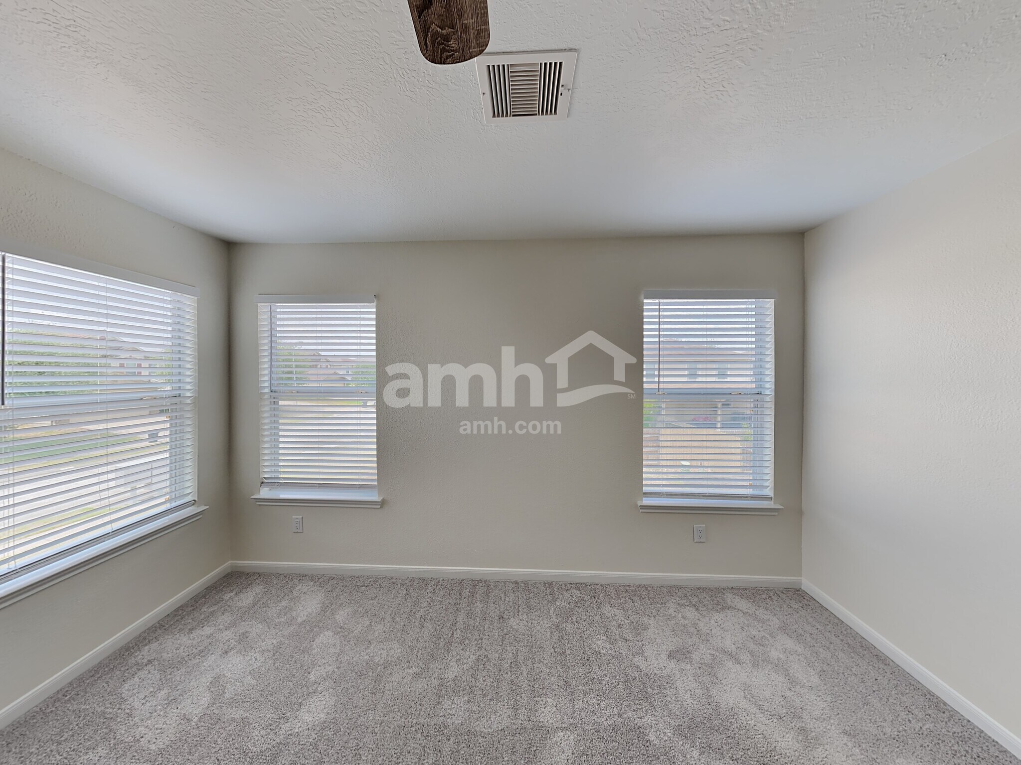 Building Photo - 18735 Westgate Park Dr