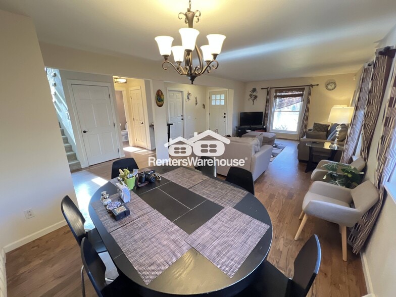 Building Photo - 8066 S Rosemary Ct