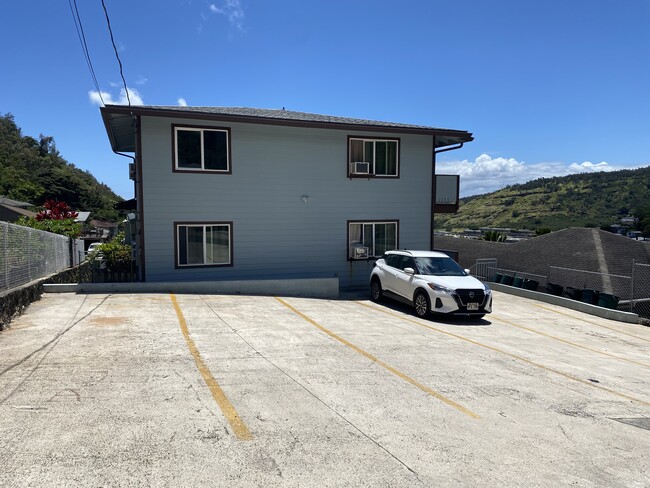 Building Photo - 1555 Pahulu St