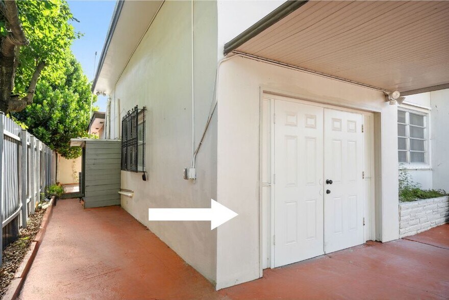 Building Photo - 411 SW 34th Ave