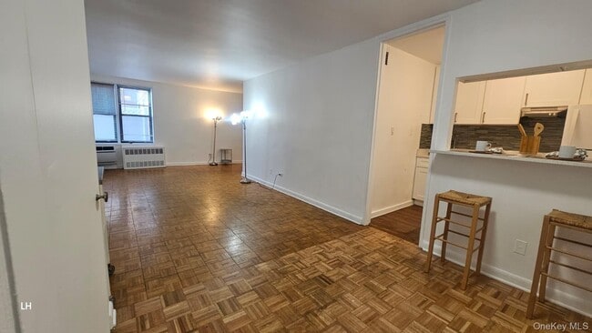 Building Photo - 35-20 Leverich St