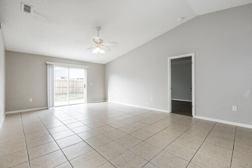 Building Photo - 4712 Newbourne Way