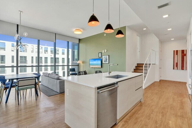 Building Photo - 1220 17th St