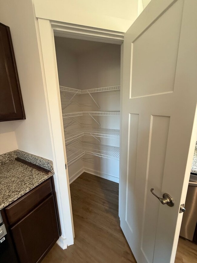 Building Photo - Home for the Holidays!