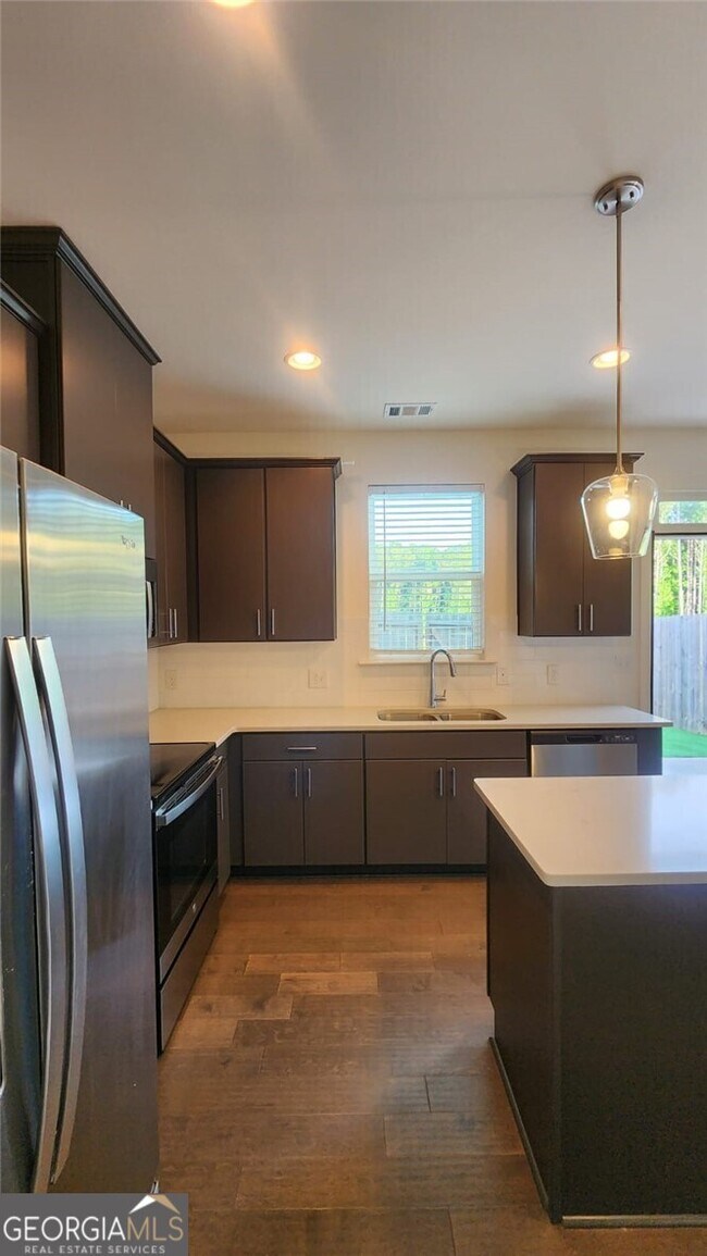 Building Photo - 300 Auburn Valley Wy