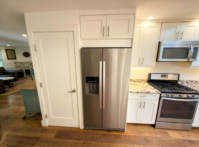 Building Photo - 30 Barranca Rd