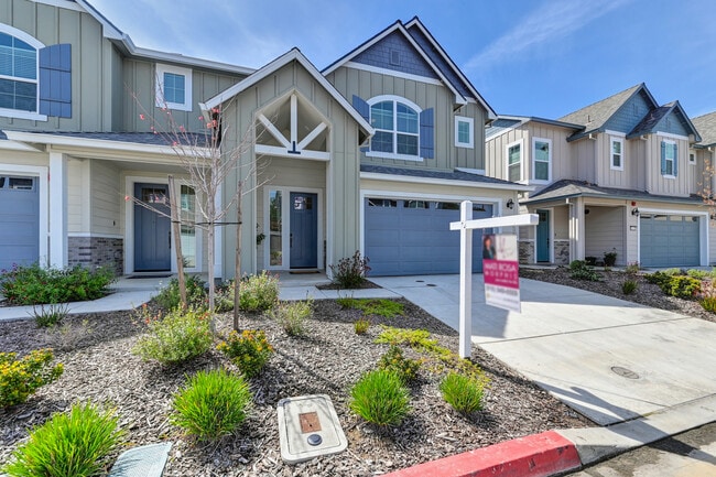 Building Photo - 6930 Peak Way