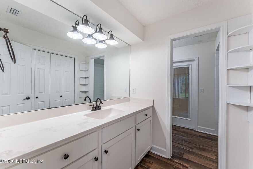 Building Photo - 13926 Spanish Marsh Ct