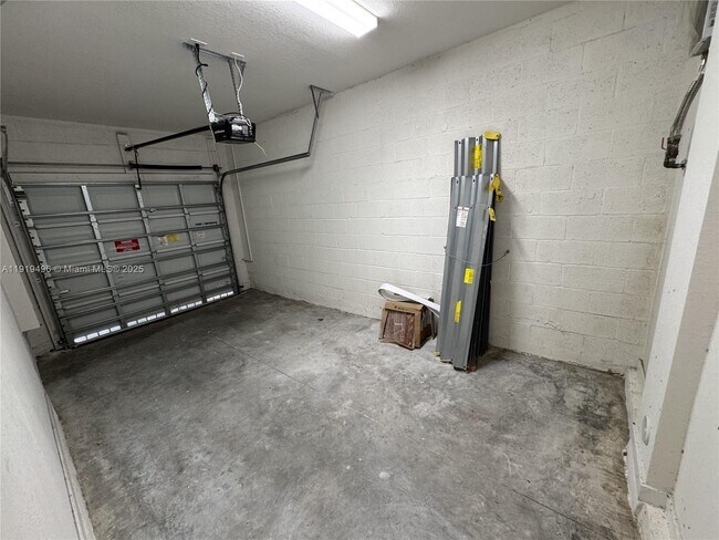 Building Photo - 1780 SE 9th Ave