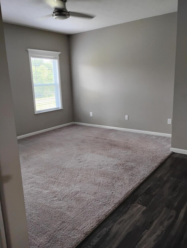 Building Photo - 1453 Hoovler Way