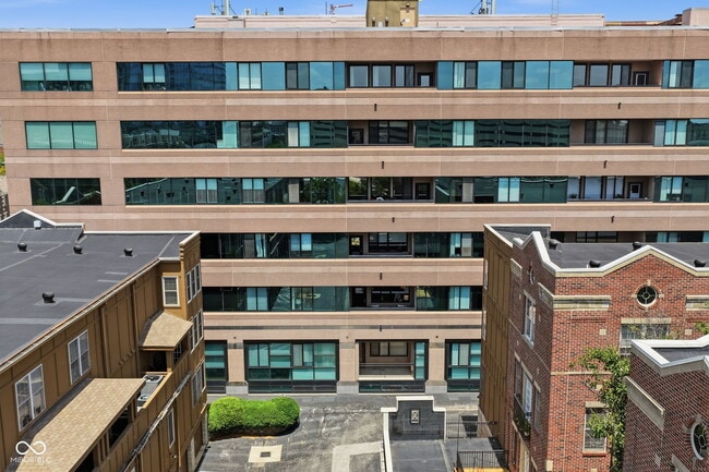 Building Photo - 225 N New Jersey St