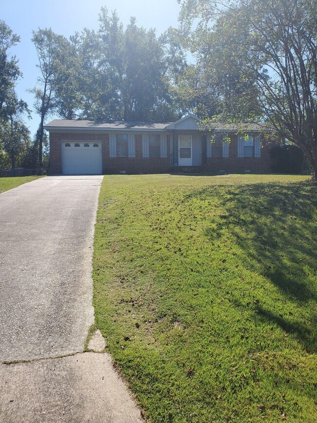 Primary Photo - 907 Sycamore Dr