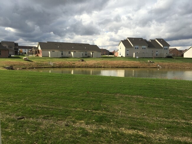 Building Photo - 2206 Shamrock Ln