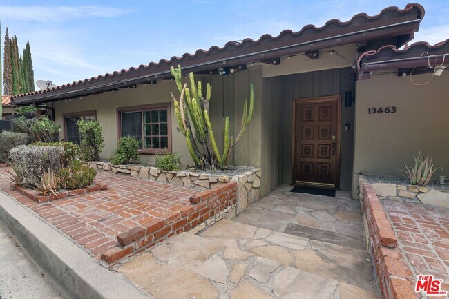 Building Photo - 13463 Rand Dr