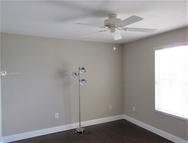 Building Photo - 17992 41st SW St