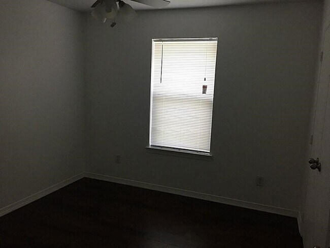 Building Photo - 7319 Village Lake Dr