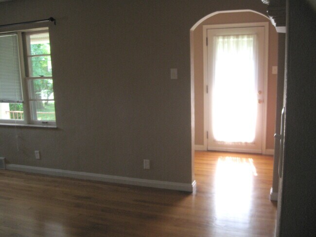 Building Photo - 9254 Sappington Rd