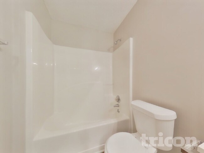 Building Photo - 14 Iron Spot Cir