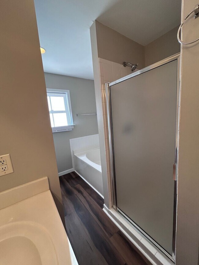 Building Photo - Available Now! | Spacious 4-Bedroom Home |...