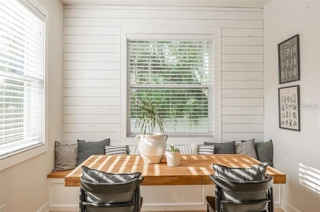 Building Photo - 10405 Waterstone Dr