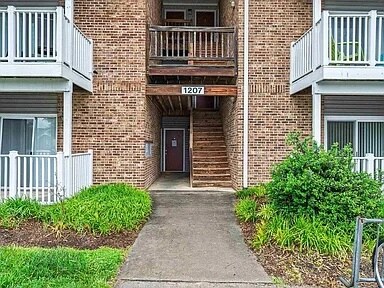 Building Photo - 1207 University Ter