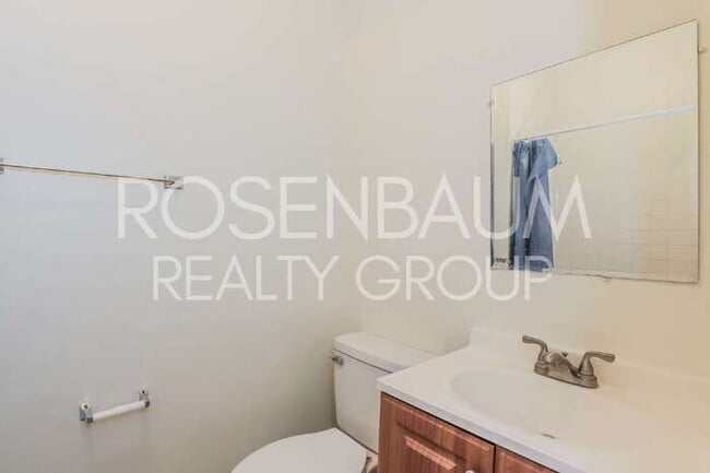 Building Photo - 2454 N Treat Ave