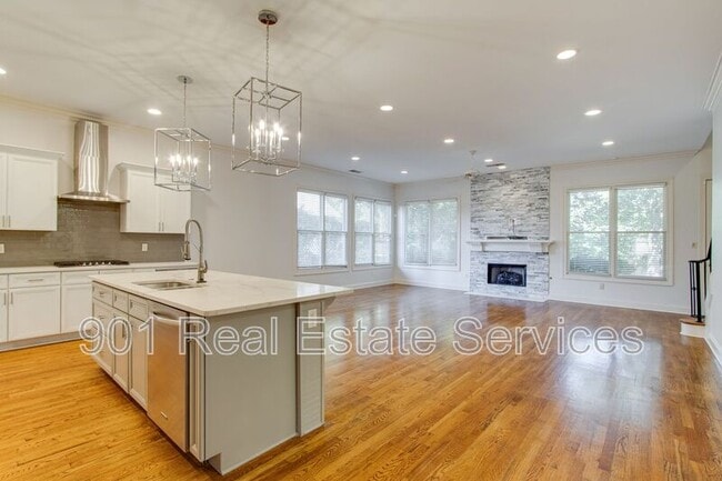 Building Photo - 3181 Cheval Dr