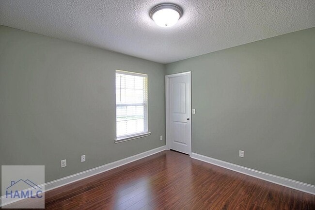Building Photo - 720 Highgrove Ct