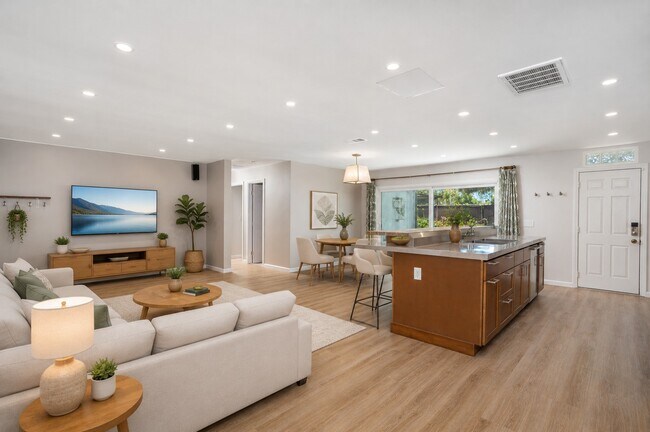 Building Photo - 4742 Seaford Pl