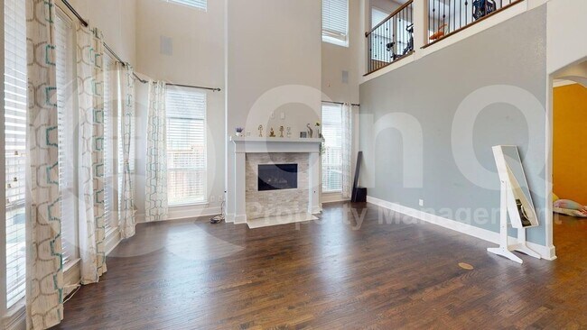 Building Photo - 5811 Lightfoot Ln