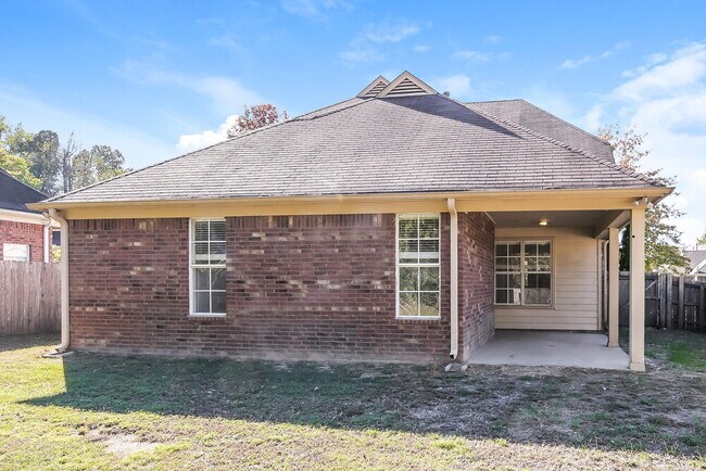 Building Photo - 4902 Shadow Cove