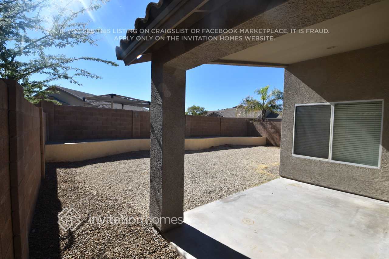 Building Photo - 3271 W Five Mile Peak Dr