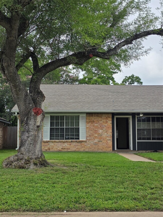 Building Photo - 19410 Westhaven Dr