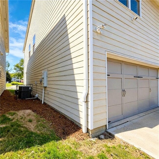 Building Photo - 602 Lofty Ln