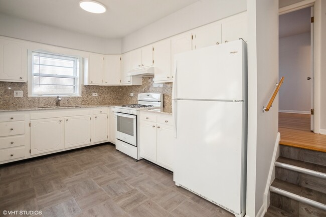 Building Photo - 1022 Arnold Ct