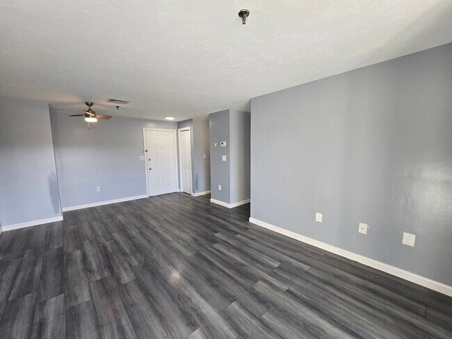 Building Photo - 230 Willard St