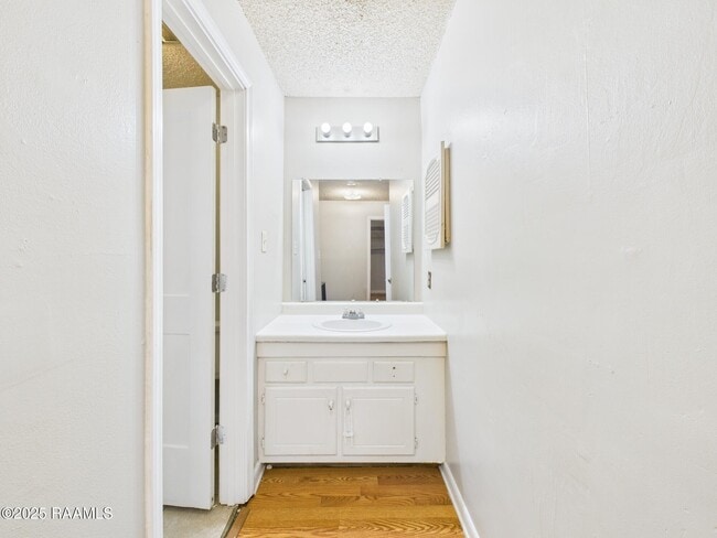 Building Photo - 506 Fox Run Ave