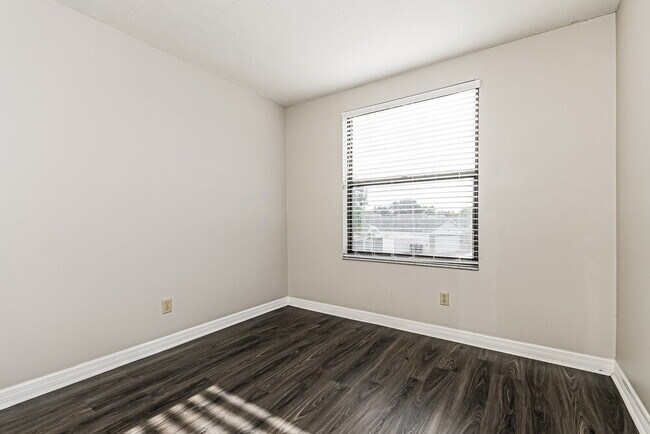 Building Photo - 2002 Kinder Ct