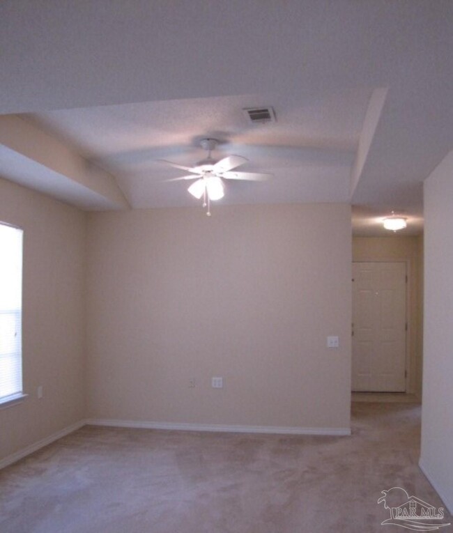Building Photo - 116 Wildflower Ln