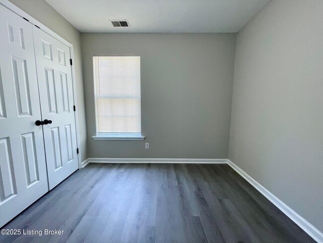 Building Photo - 11115 Meadow Chase Ct