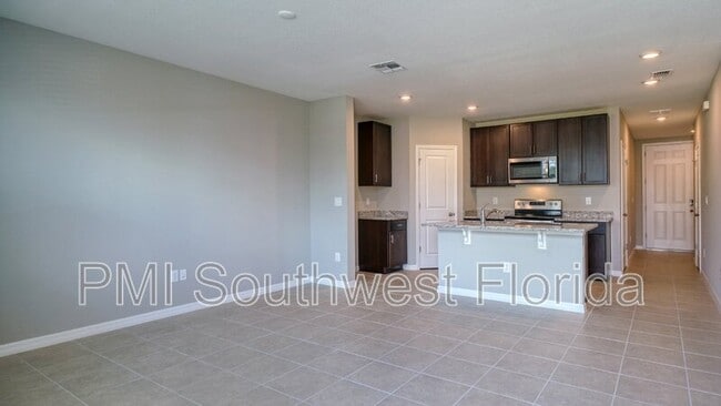 Building Photo - 5816 Ocean Isle Dr