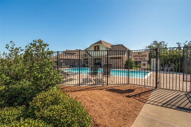 Building Photo - 5501 Crestwood Dr