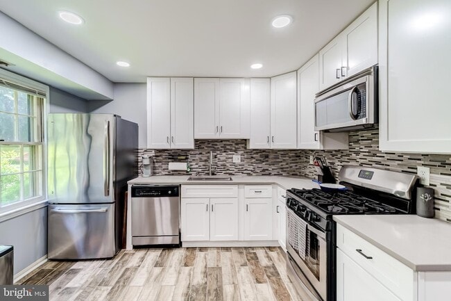 Building Photo - 6012 Westchester Dr