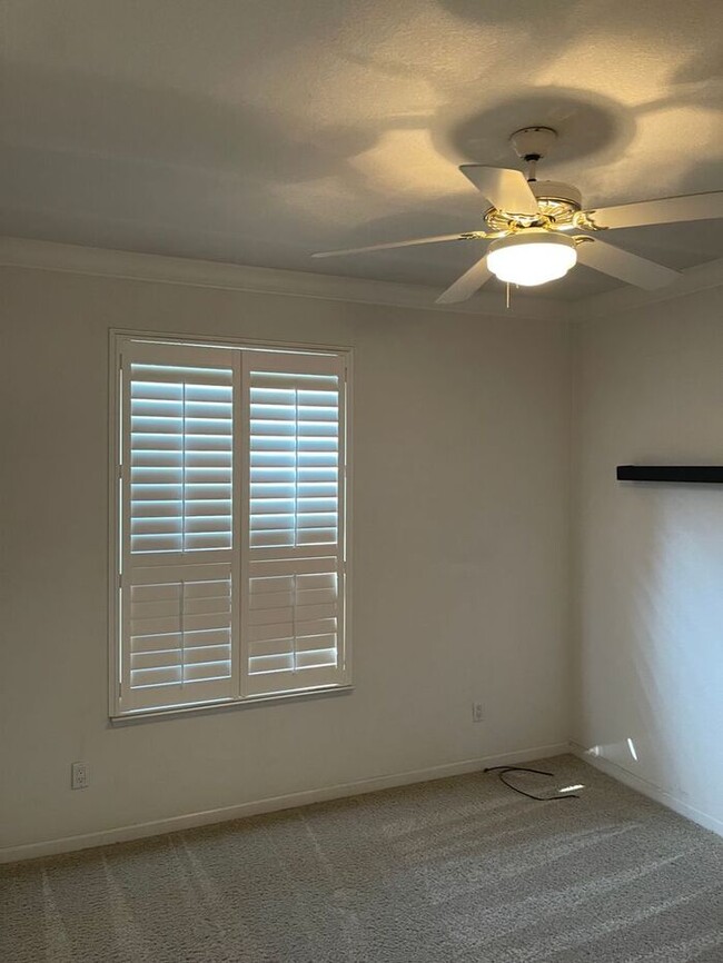 Building Photo - BROOKSIDE STOCKTON 3 BEDROOM HOME 2 CAR GA...