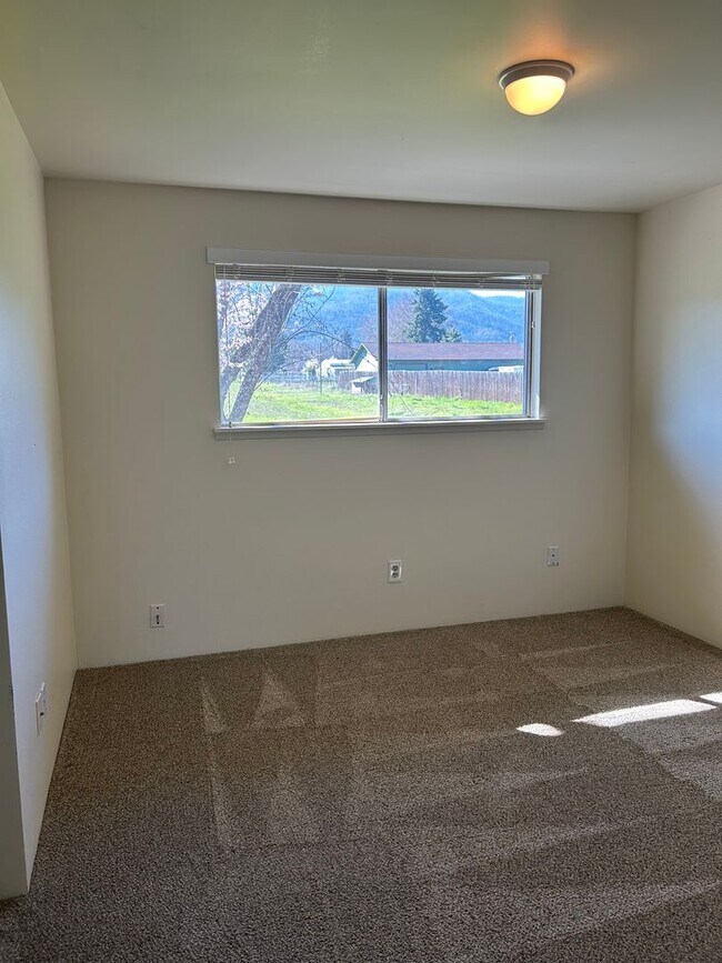 Building Photo - 2883 W Griffin Creek Rd