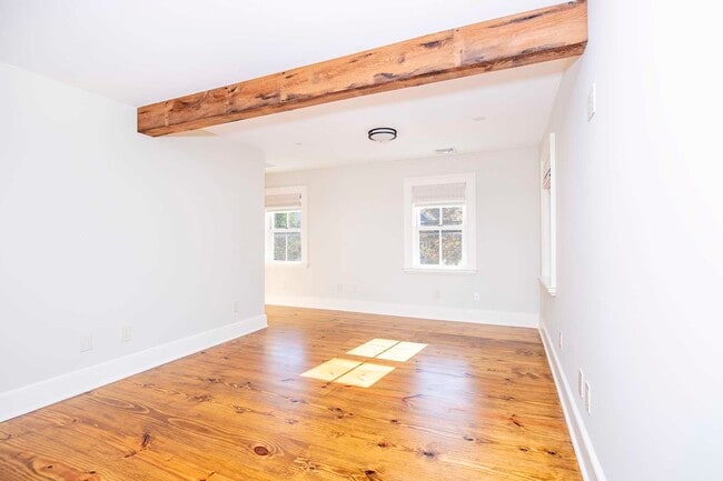 Building Photo - 39 MERRITT Ave