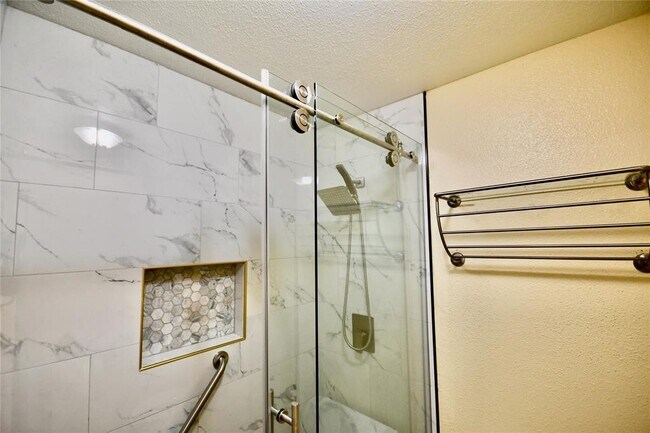 Building Photo - 1818 Augusta Dr