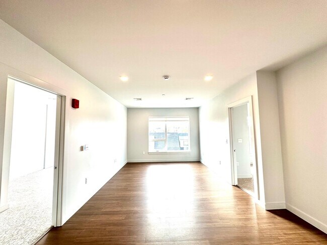 Building Photo - 45 E Central St