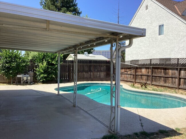 Building Photo - 4114 W Regency Ave